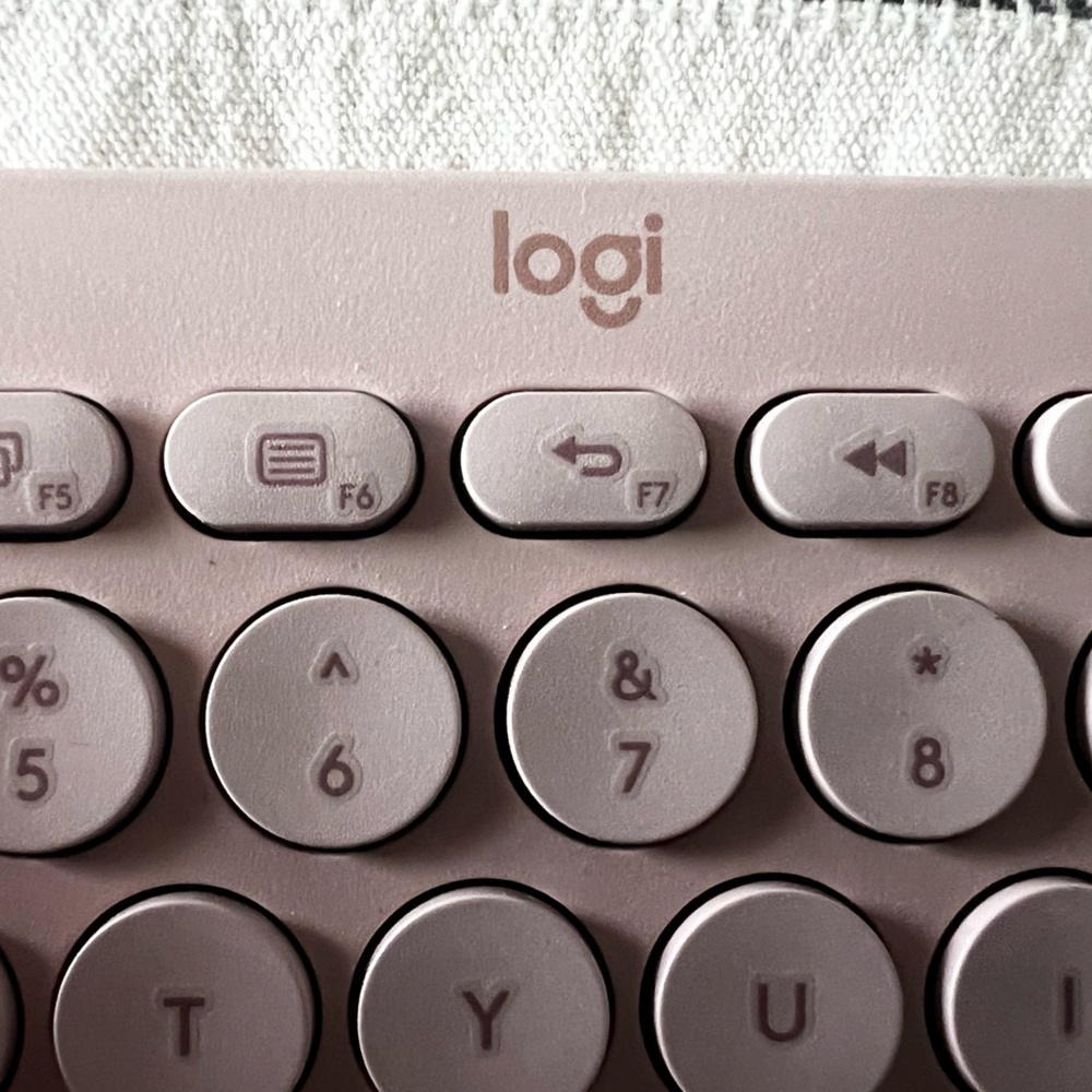 Logitech K380 Wireless Keyboard - Picture 8 of 8